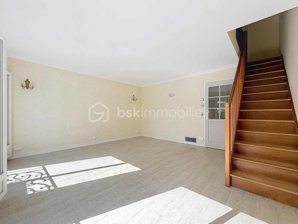 MAUREPAS CENTRE-VILLE  MAISON 4 PIÈCES  3 CHAMBRES  GARAGE  TERRASSE