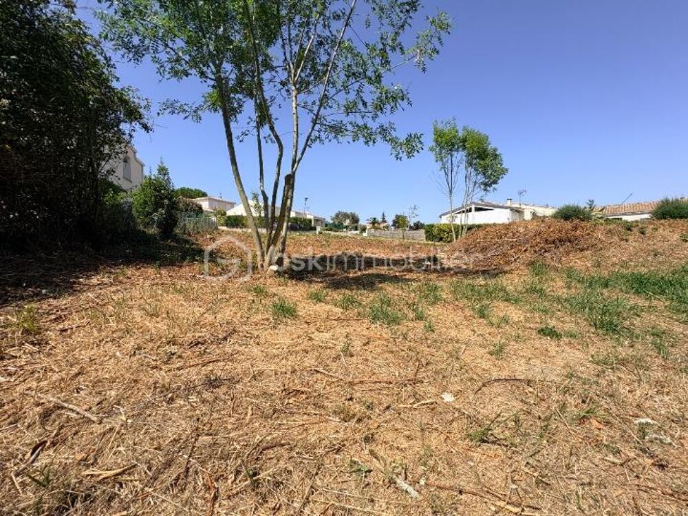 Vente Terrain RARE A ROYAN - TERRAIN CONSTRUCTIBLE VIABILISÉ - 722 m² Royan