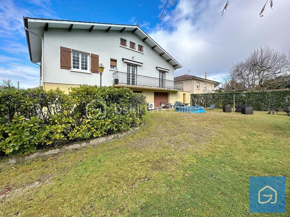Vente Maison Maison familliale sur trois niveaux d'environ 150 m² Mont de marsan