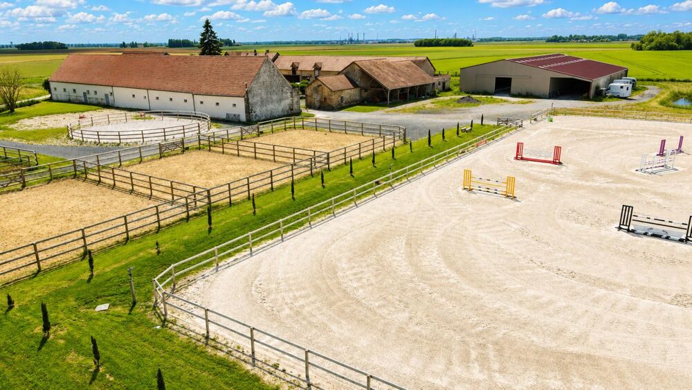 Corps de ferme Clos Fontaine 10 pièce(s) 200 m2 et 50000m2