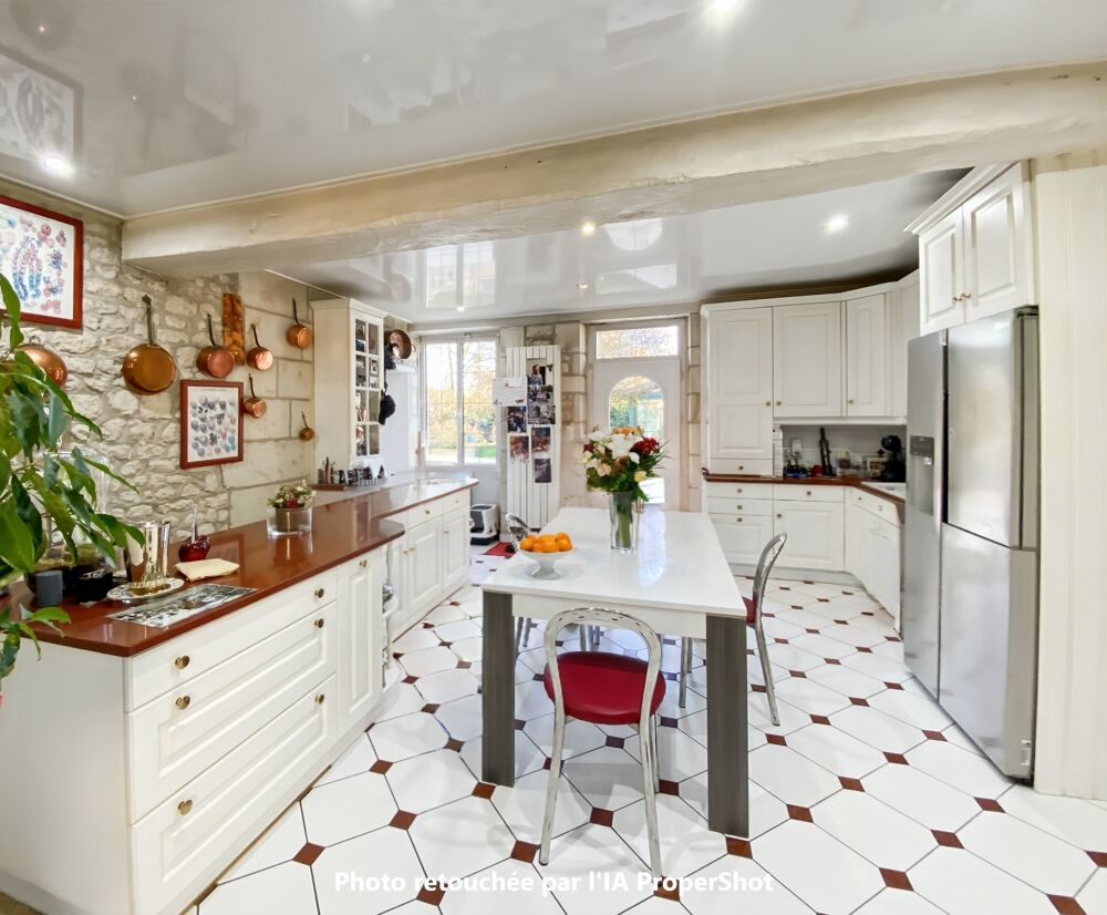 à vendre  Propriété/château Thuré (86540)