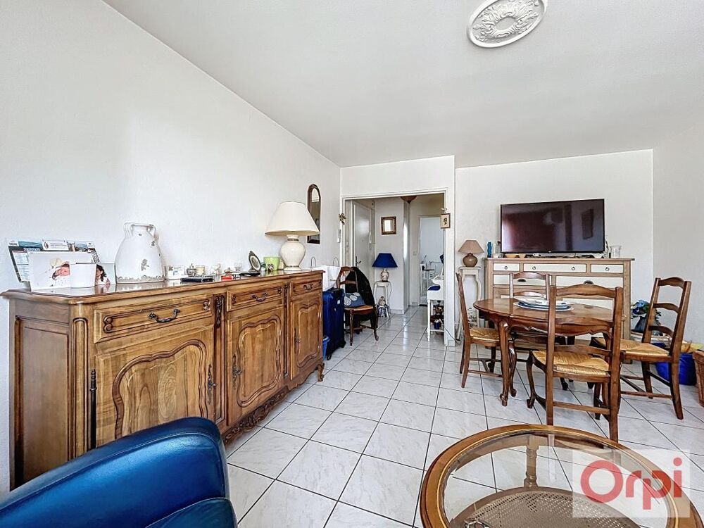 Appartement À Vendre grand T2 dernier étage avec garage