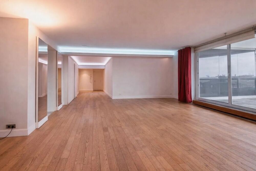 Appartement lumineux avec vue, Puteaux