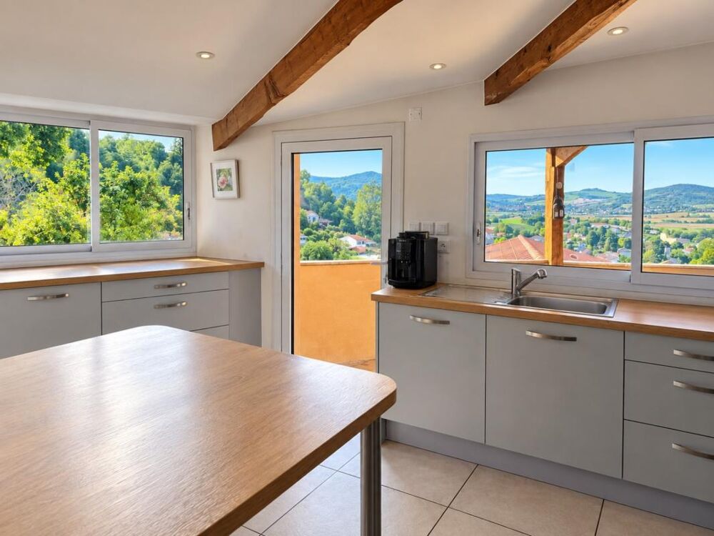 Vente Maison Maison à vendre - 5 chambres - 119 m² habitables + 150 m² dépendances - Fort potentiel locatif - 275 000 € - Saint-Maurice (6327 Saint maurice