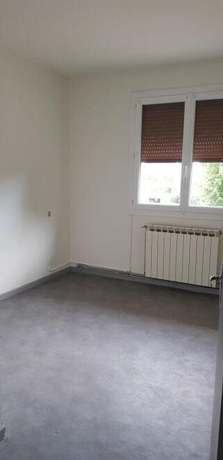  Appartement à louer 4 pièces 73 m²