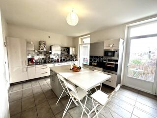  Duplex/triplex  vendre 6 pices 201 m