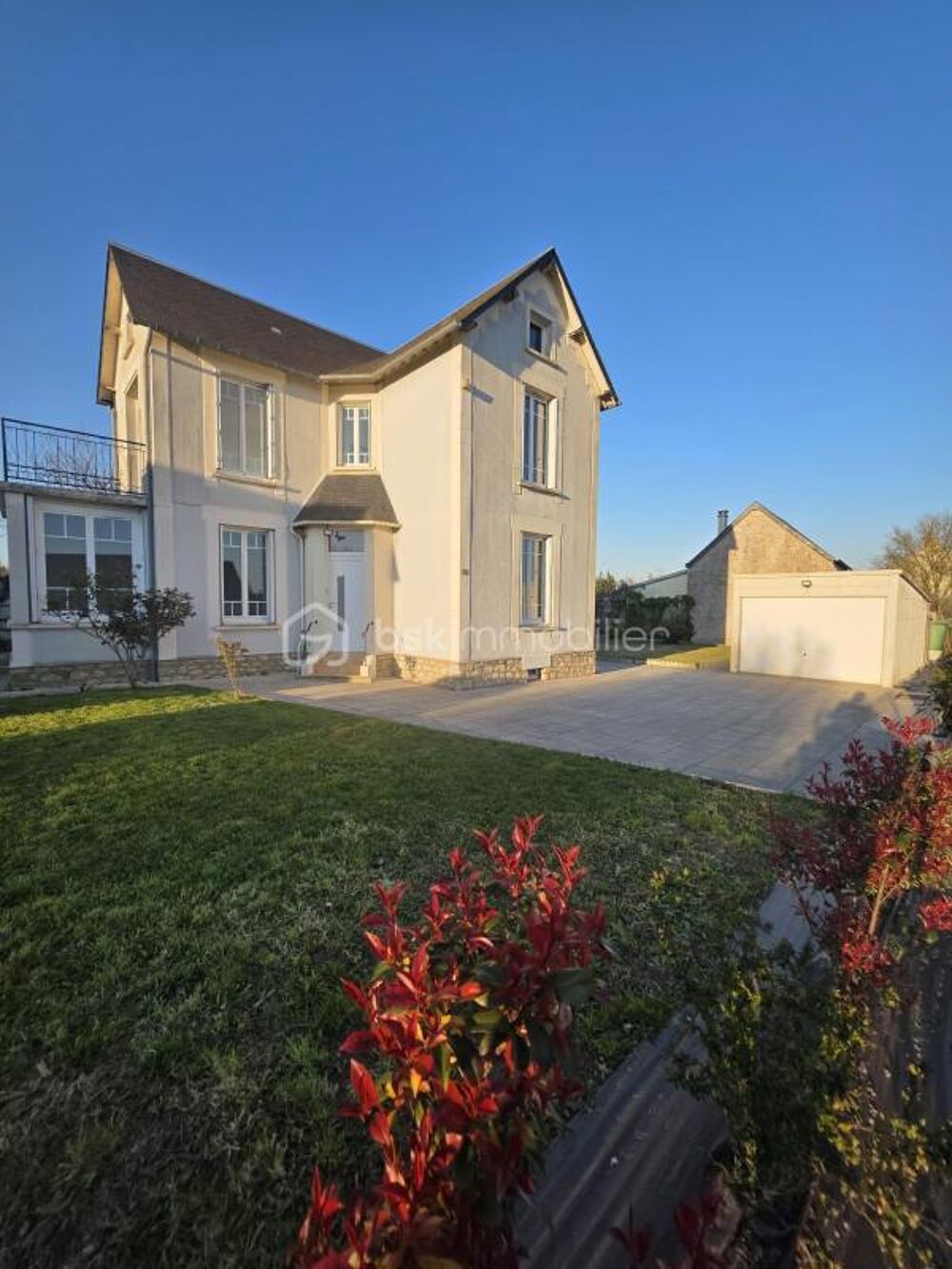 Vente Maison Charmante maison de bourg de 82m2 avec garage et terrain Le merlerault
