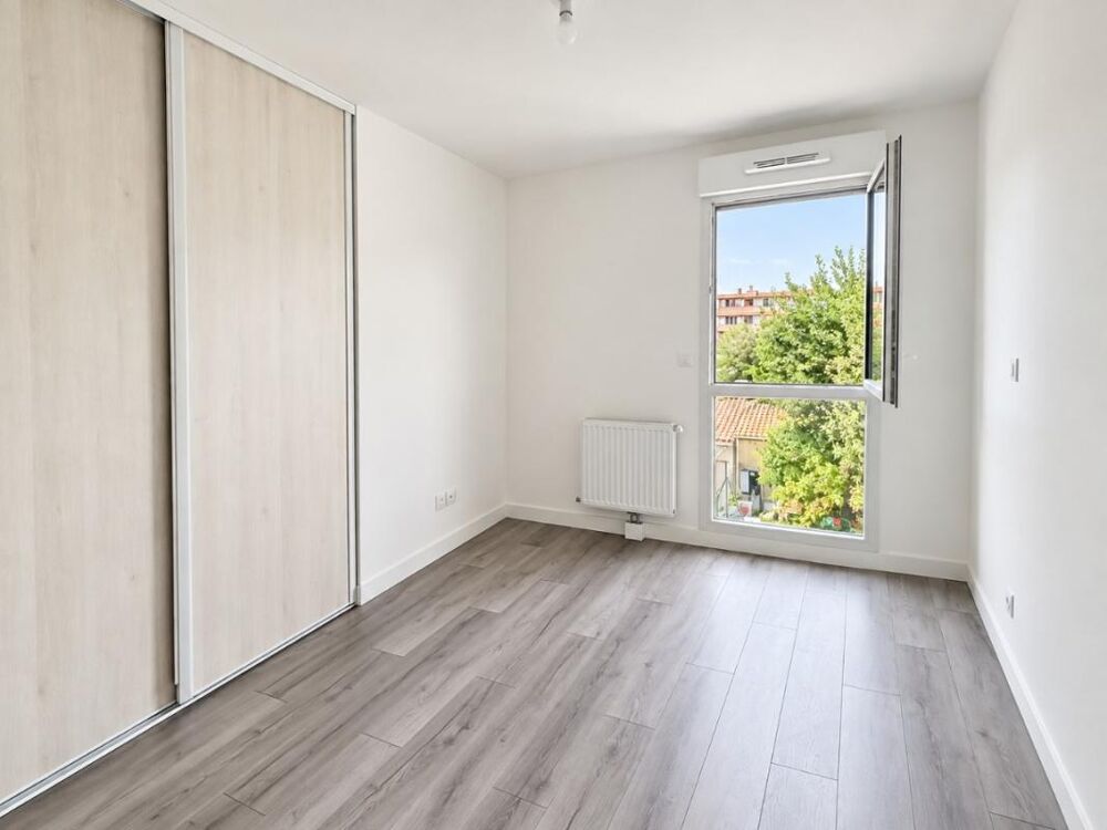 T3 NEUF avec balcon et parking au PONTET