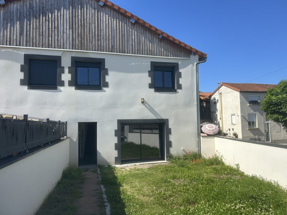 SURAT Maison de 166 m2 avec cour