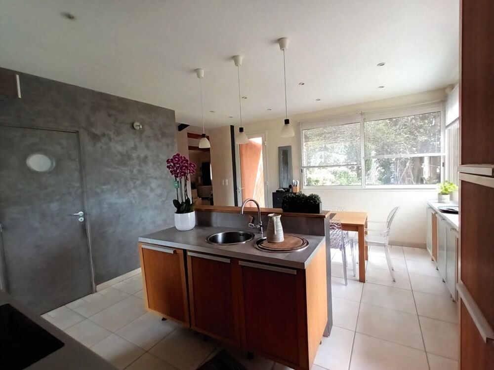 Vente Maison Dpt Gard (30), à vendre NIMES maison P5  - Terrain de 1800 m² Nimes