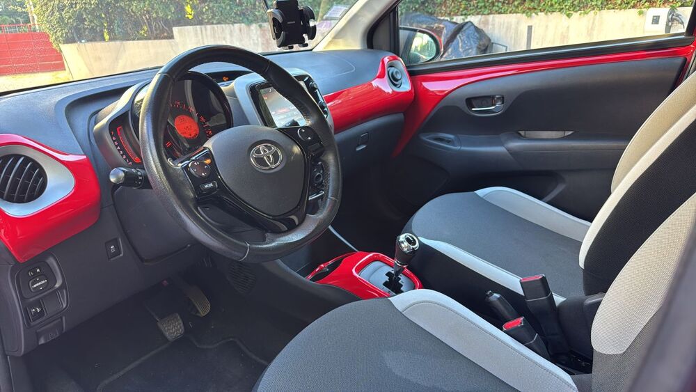 Aygo 1.0 VVT-i 69 X-Wave 2 - Automatique Entretien constructeur 2017 occasion 06600 Antibes