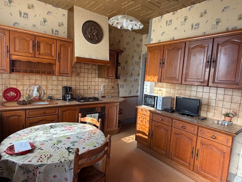 MAISON A RENOVER, 2 CHAMBRES, JARDIN ET GARAGE