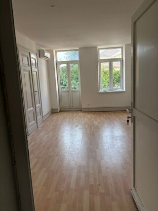  Appartement à louer 2 pièces 57 m²