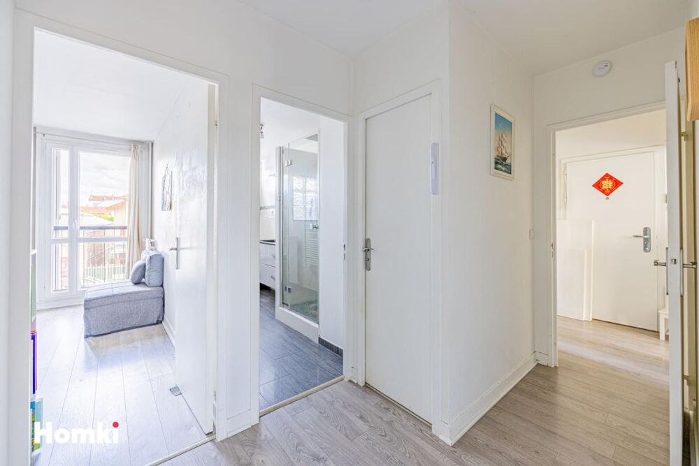 Vente Appartement Appartement T3 de 67 m2 à Courbevoie 92400, Rue Pierre Brossolette Courbevoie