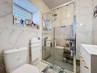  Immeuble à vendre 11 pièces 228 m²