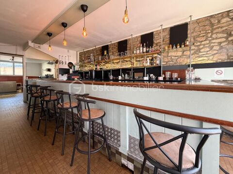 Local commercial au coeur de Ploudalm&eacute;zeau 84000 29830 Ploudalmezeau