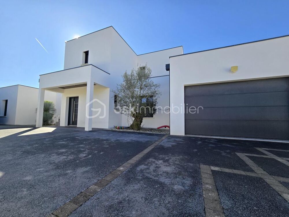 ? Villa 225 m² Bessines  6 ch possibles  Piscine 10x5  Terrain 1461 m²
