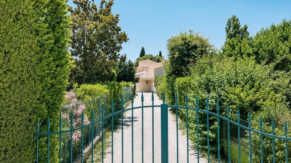 EYGUIÈRES (13)
