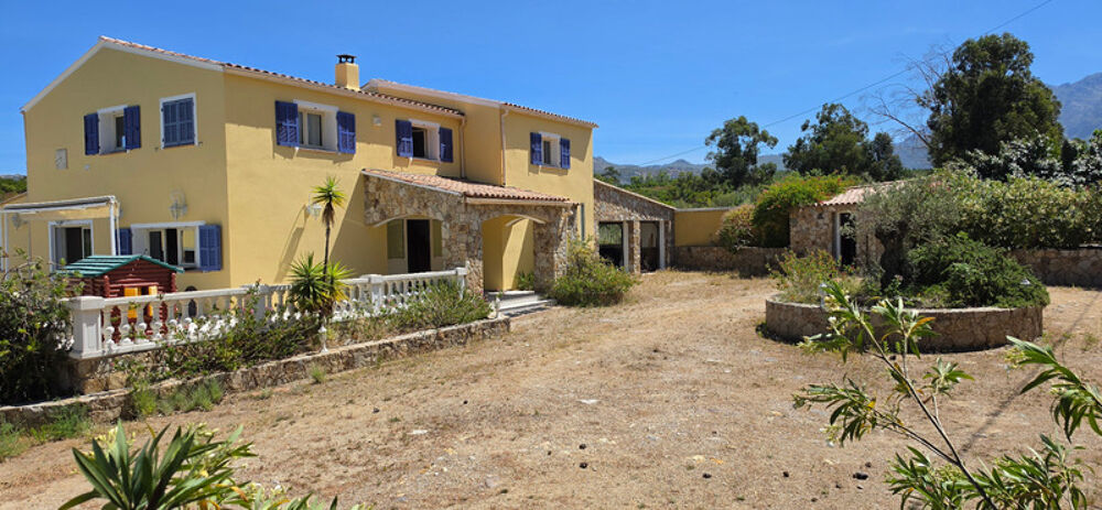 CALENZANA Maison à vendre 305 m² terrain de 5600 m² - Piscine - vue sur Calvi