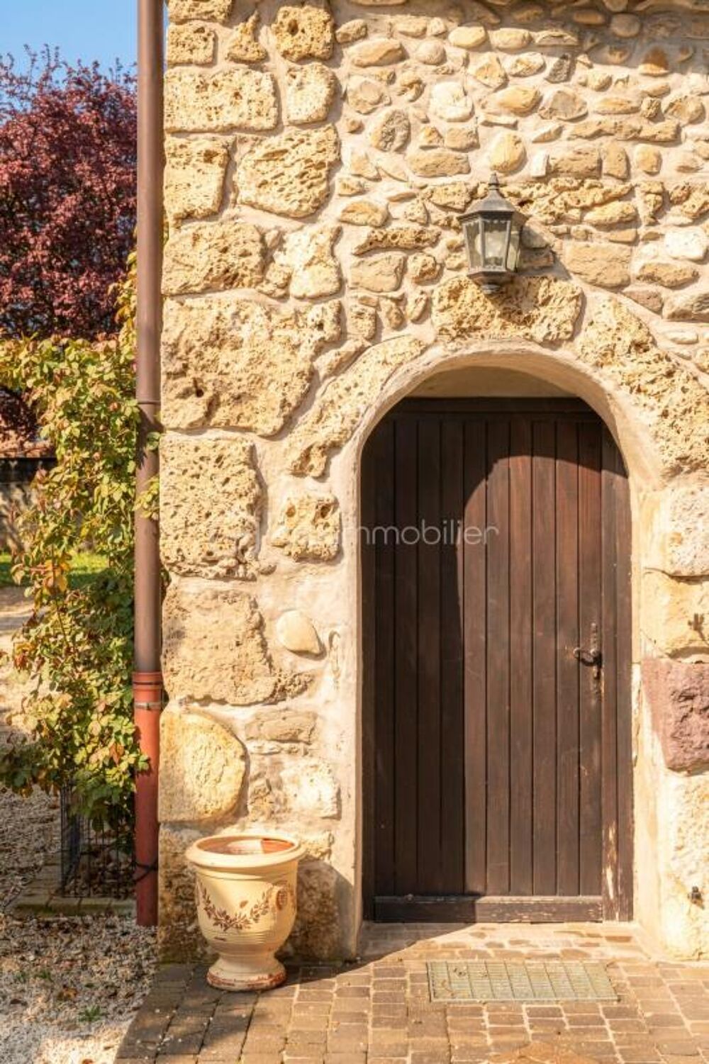 Maison de maître  178 m²  Terrain de 1 400 m²  Piscine intérieure  Dépendance