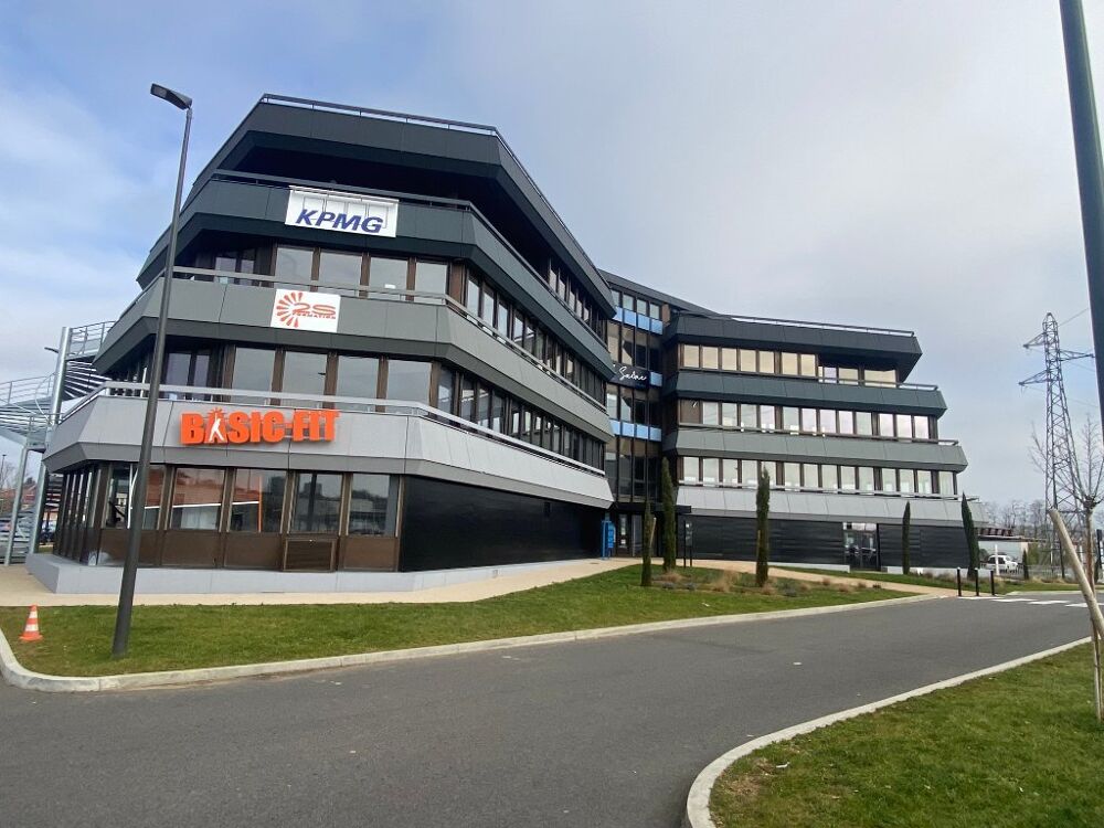   A LOUER / Ensemble � vocation mixte 