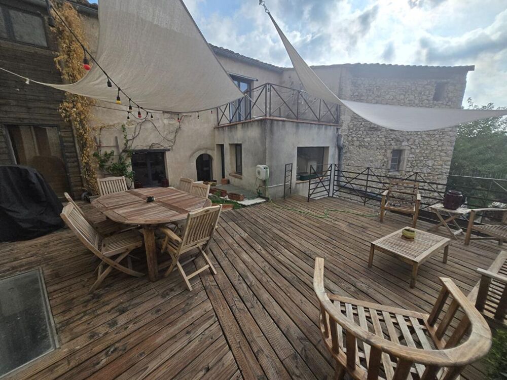 Vente Maison Charmante et agréable maison de village de plus de 10 pièces et 5 chambres avec de multiples possibilités d'une surface habitabl Cassagnoles