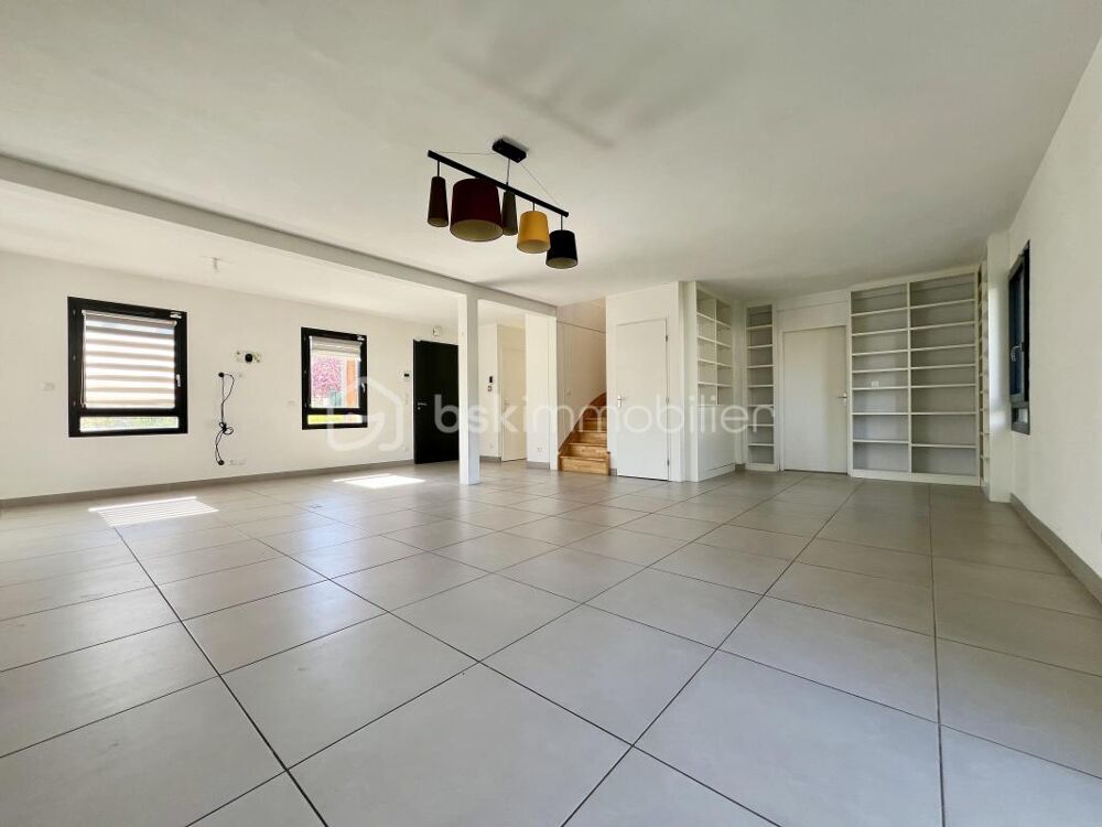 Bezannes Maison indépendante et récente de 153 m2 type 6 avec jardin