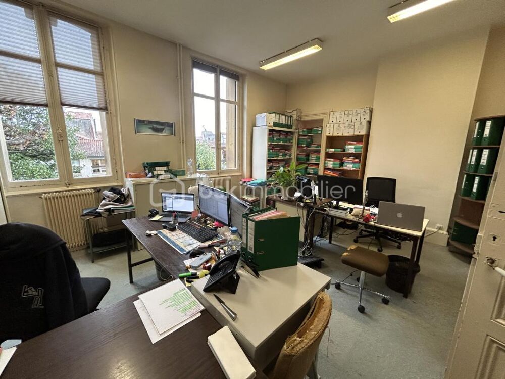 ENSEMBLE IMMOBILIER - BUREAU OU HABITATION - PARKING - ANNEXE