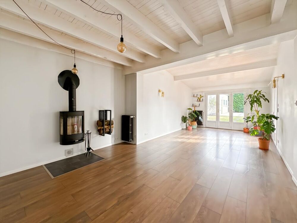 À Vendre - Maison avec Garage, Piscine et Jardin - AUCAMVILLE