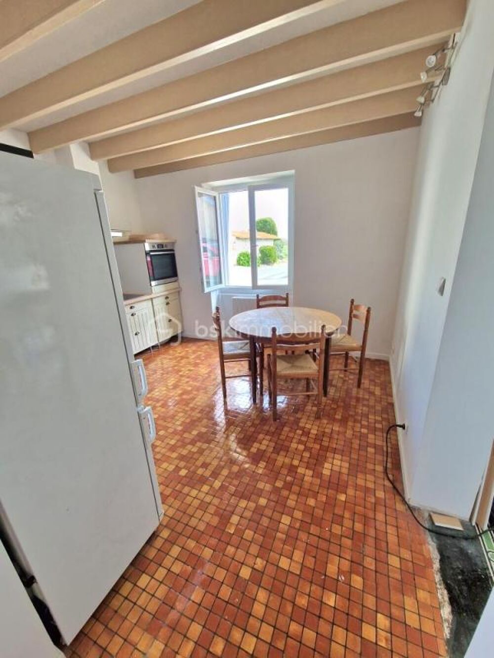 Vente Maison Longère charentaise pleine de charme avec chai et terrasse – Floirac (17) Floirac