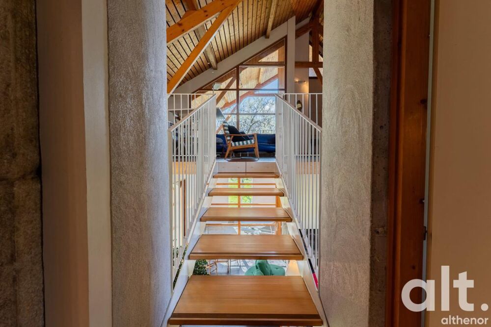 Bâtisse de caractère à Chavanod  8 pièces et terrain constructible
