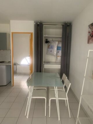  Appartement à louer 1 pièce 25 m²
