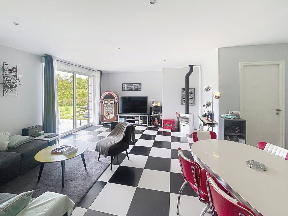 À quelques minutes dHonfleur, une propriété contemporaine où espace, lumière et nature se rencontrent