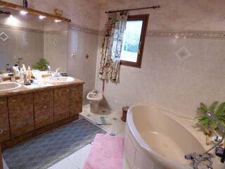  Maison à vendre 15 + pièces 207 m²
