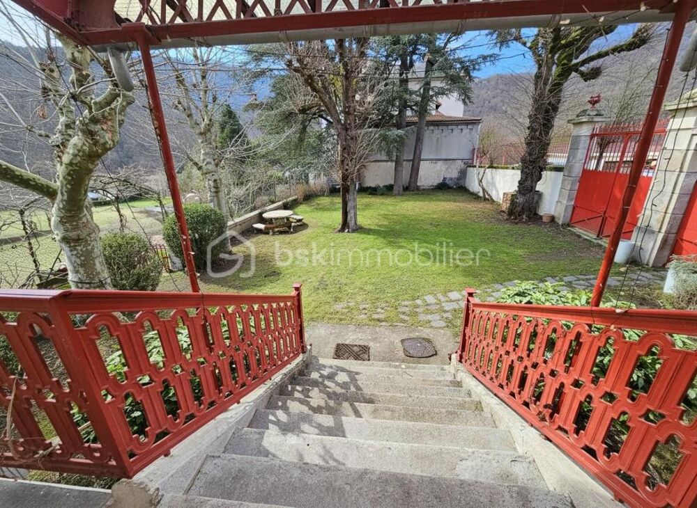 à vendre  Propriété/château Saint-Paul-en-Cornillon (42240)