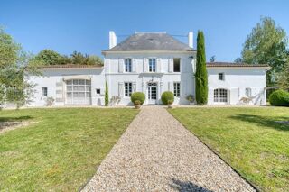  Propriété/château à vendre 7 pièces 270 m²