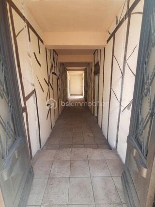  Immeuble à vendre 7 pièces 330 m²