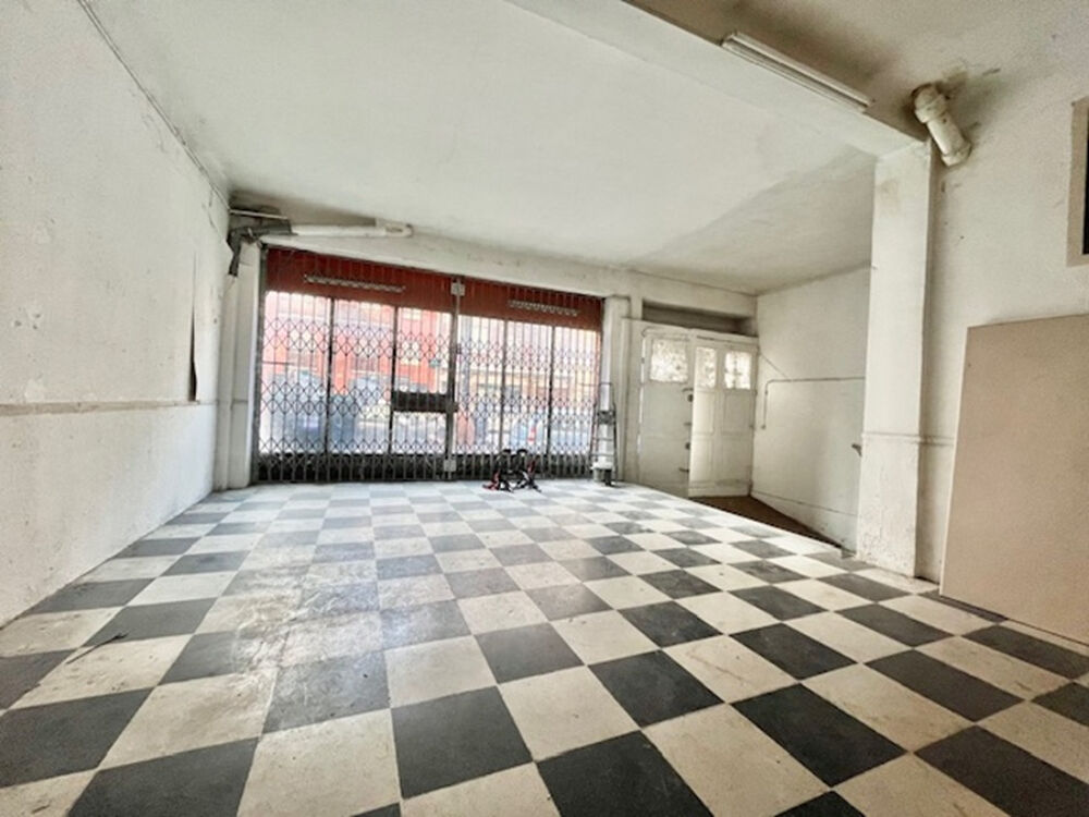 Vente Immeuble ensemble immobilier de deux lots, un local commercial et un parking de 350 m² en centre ville Perpignan