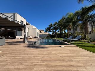  Maison � vendre 6 pi�ces 200 m�