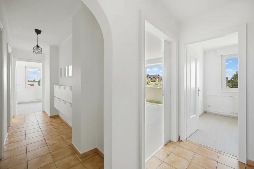 Appartement 5 pièces traversant avec balcon et loggia Strasboug