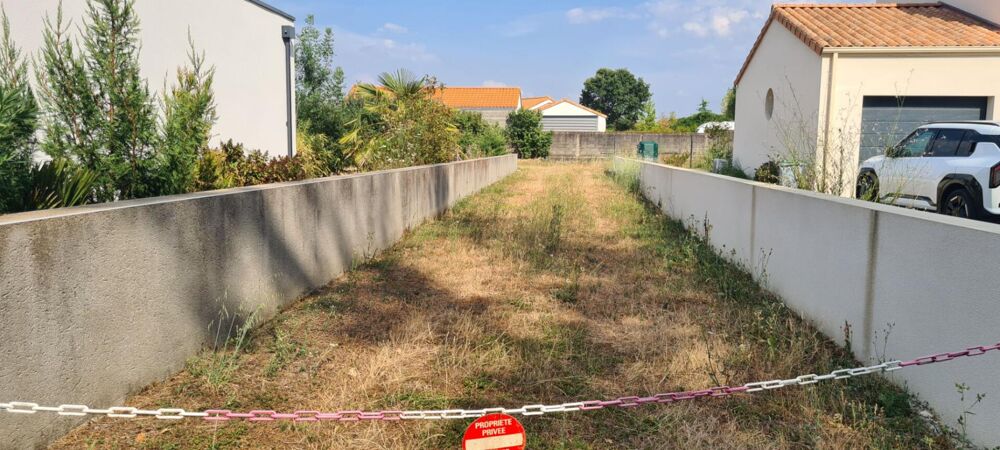 Vente Terrain Terrain constructible La Chapelle Heulin 621 M² avec abri de jardin (17 M²) et préau (14 M²) La chapelle heulin