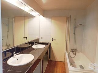  Appartement à louer 3 pièces 70 m²
