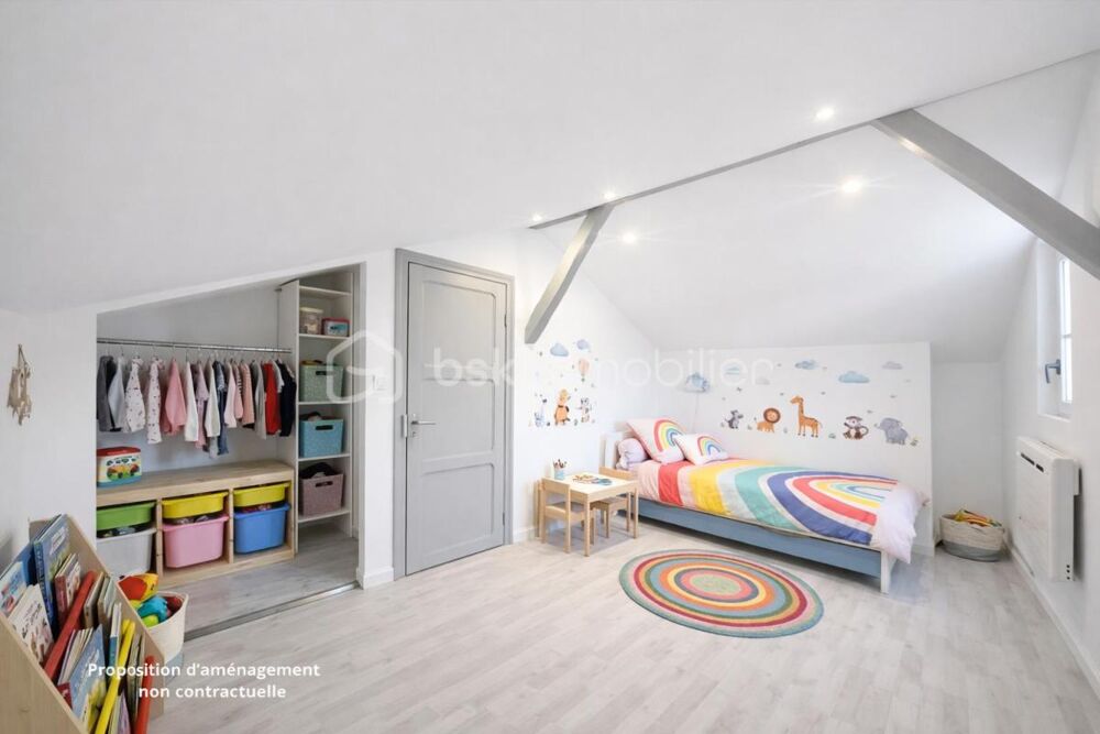 Maison de caractère rénovée  Au coeur d'un des plus beaux villages de France  Jardin plein sud, stationnement privatif