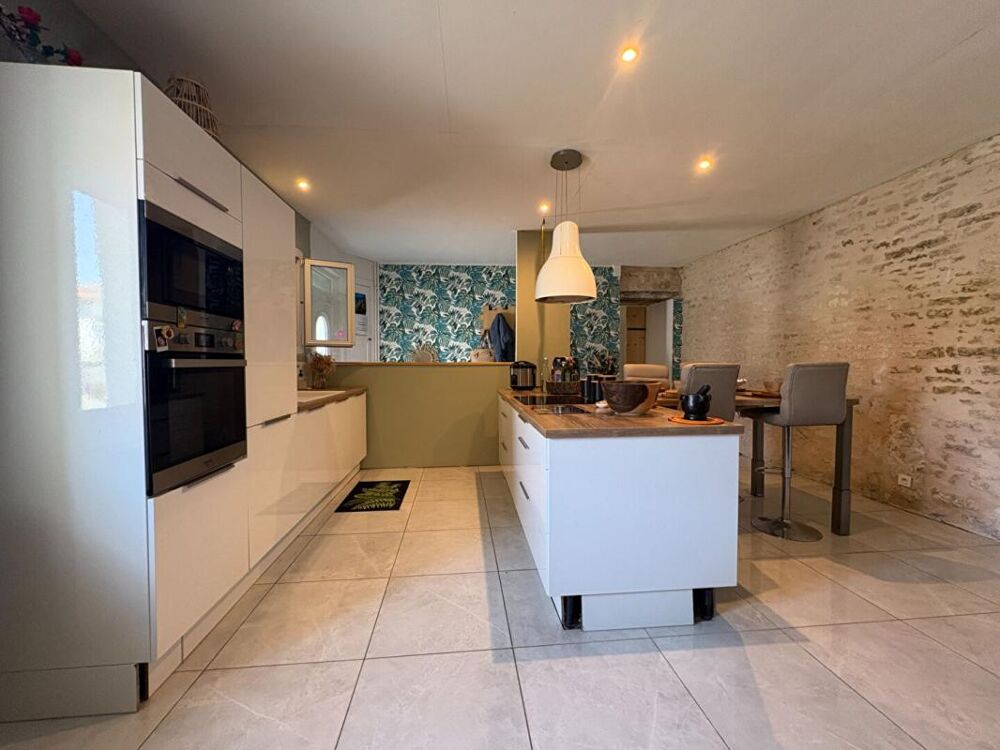 Vente Maison Maison Prahecq 3 pièce(s) 594 m2 Prahecq
