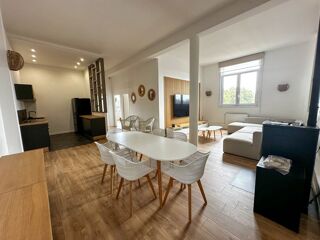  Appartement à louer 4 pièces 124 m²
