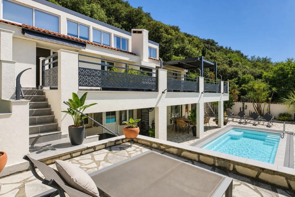 Vente de cette unique propriété de 12 pièces, 288 m², située à Amélie-les-Bains-Palalda