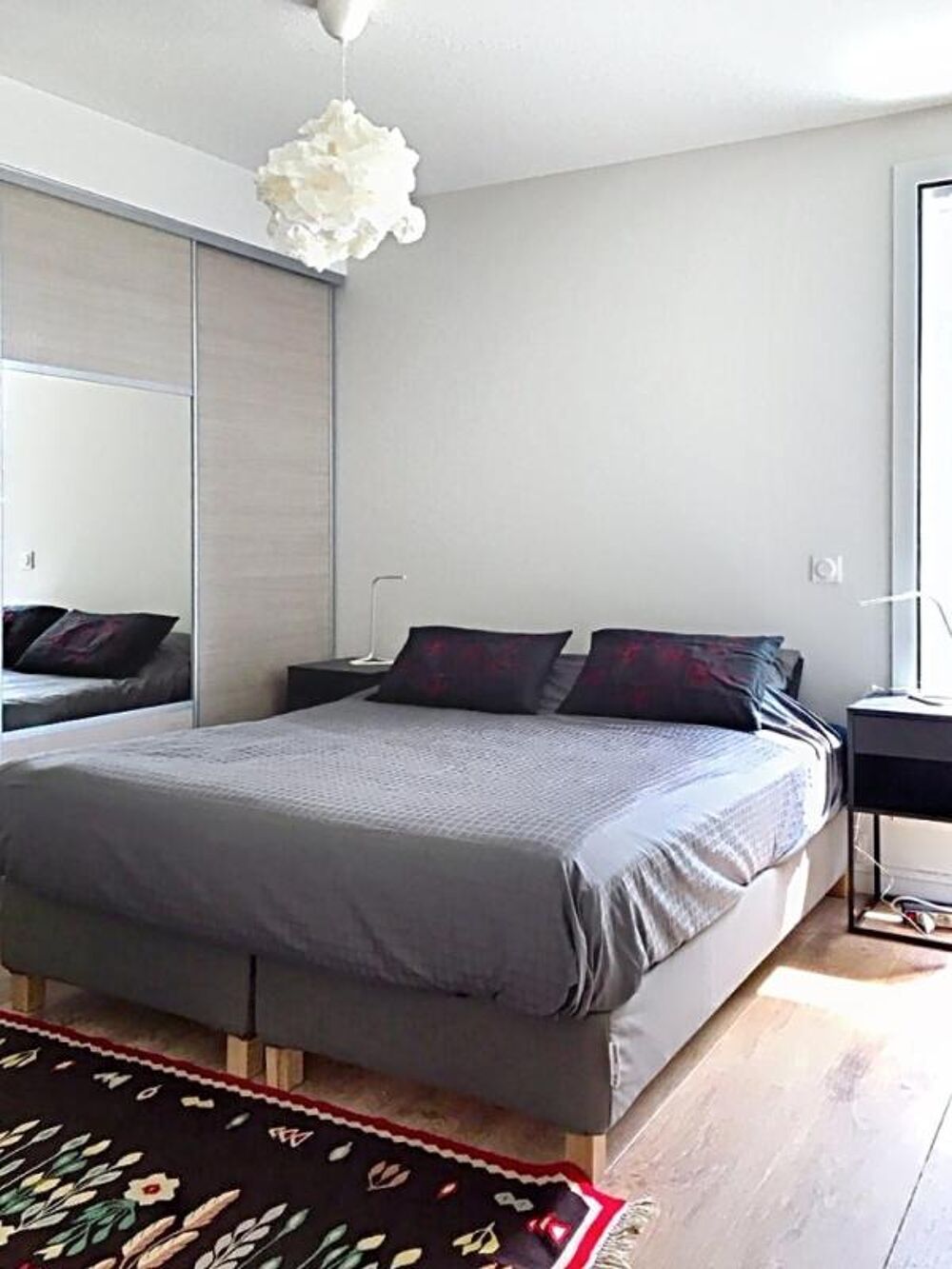 Vente Appartement T3 très récent avec loggia et parking  sécurisé, meublé Quartier Nansouty Sainte Croix Bordeaux