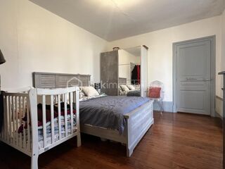  Immeuble à vendre 8 pièces 180 m²