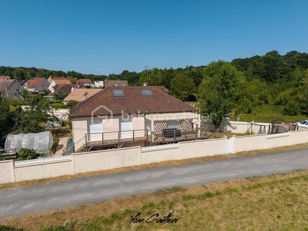 Vente Maison Maison familiale rénovée – 5 chambres – Sous-sol total – Vue sur les champs et la forêt Fontenay les briis