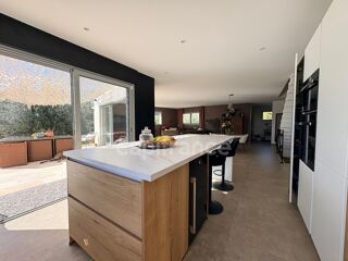  Villa � vendre 6 pi�ces 180 m�